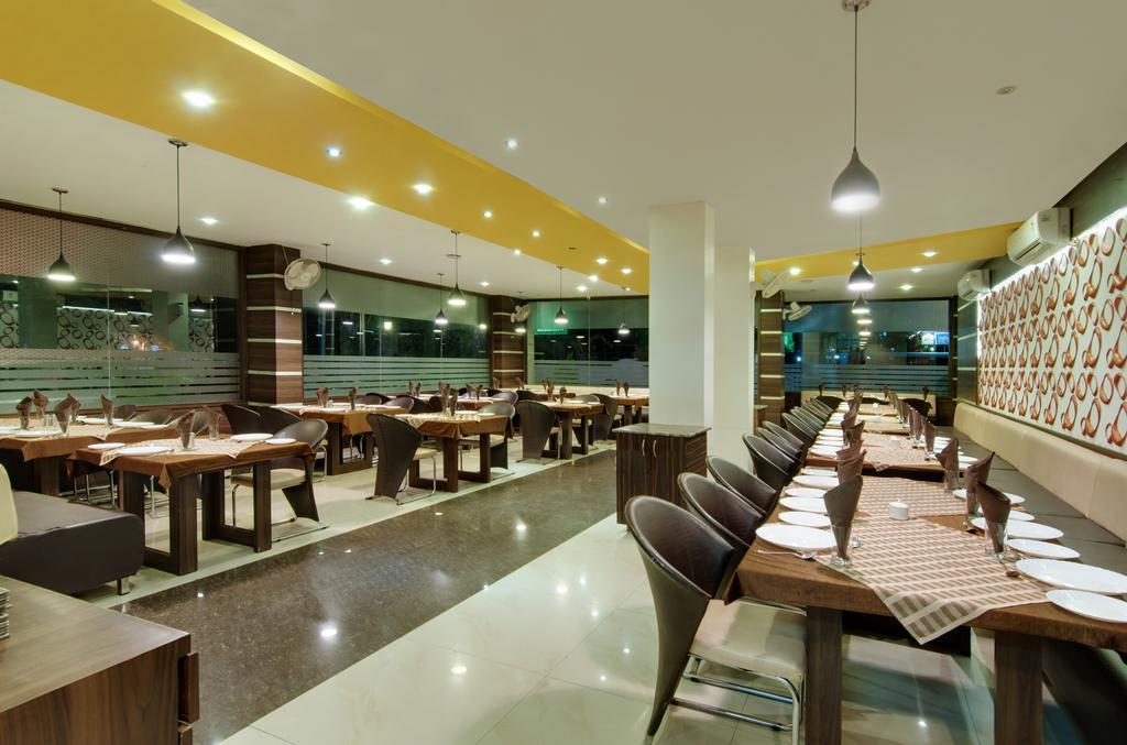 Hotel Balaji Central Ratlām Exteriér fotografie